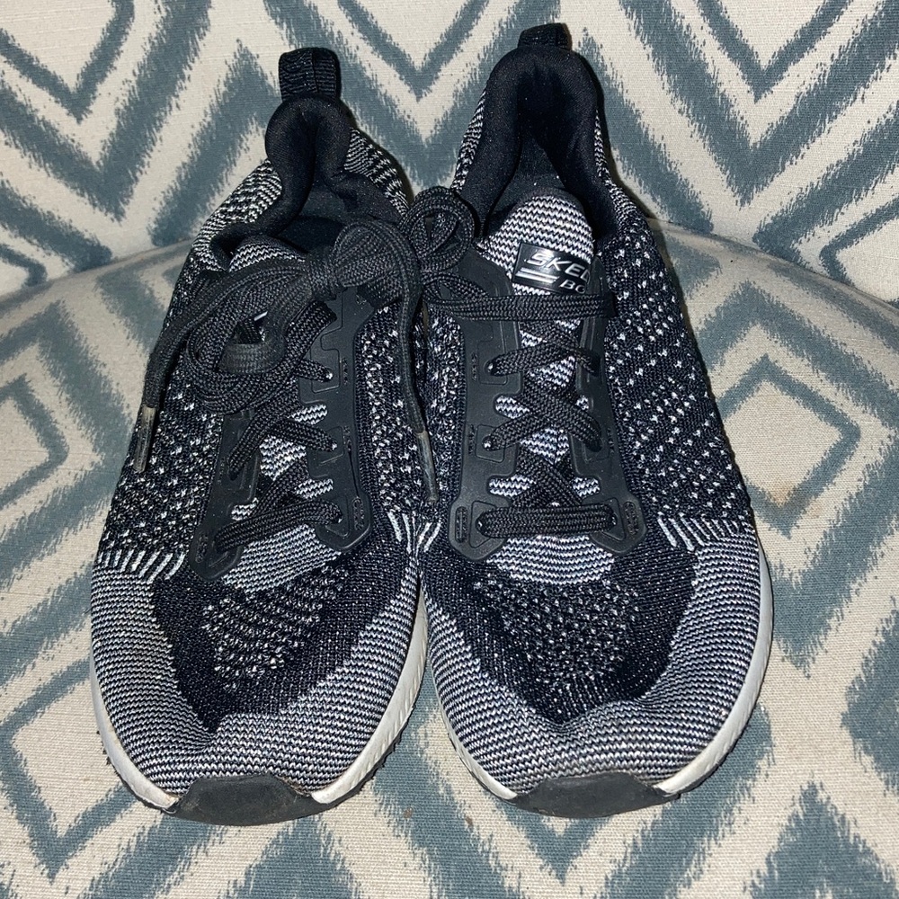 Skechers Black and Gray Athletic Sneakers 6.5